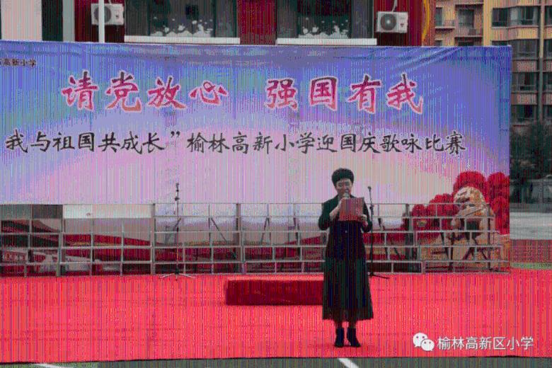 车辆深夜抛锚高速 交警暖心驰援相助
